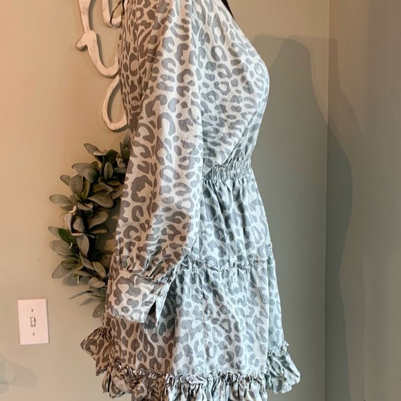 Sage Green Balloon Sleeve Ruffled Leopard Print Dress Size Small - Picture 6 of 12